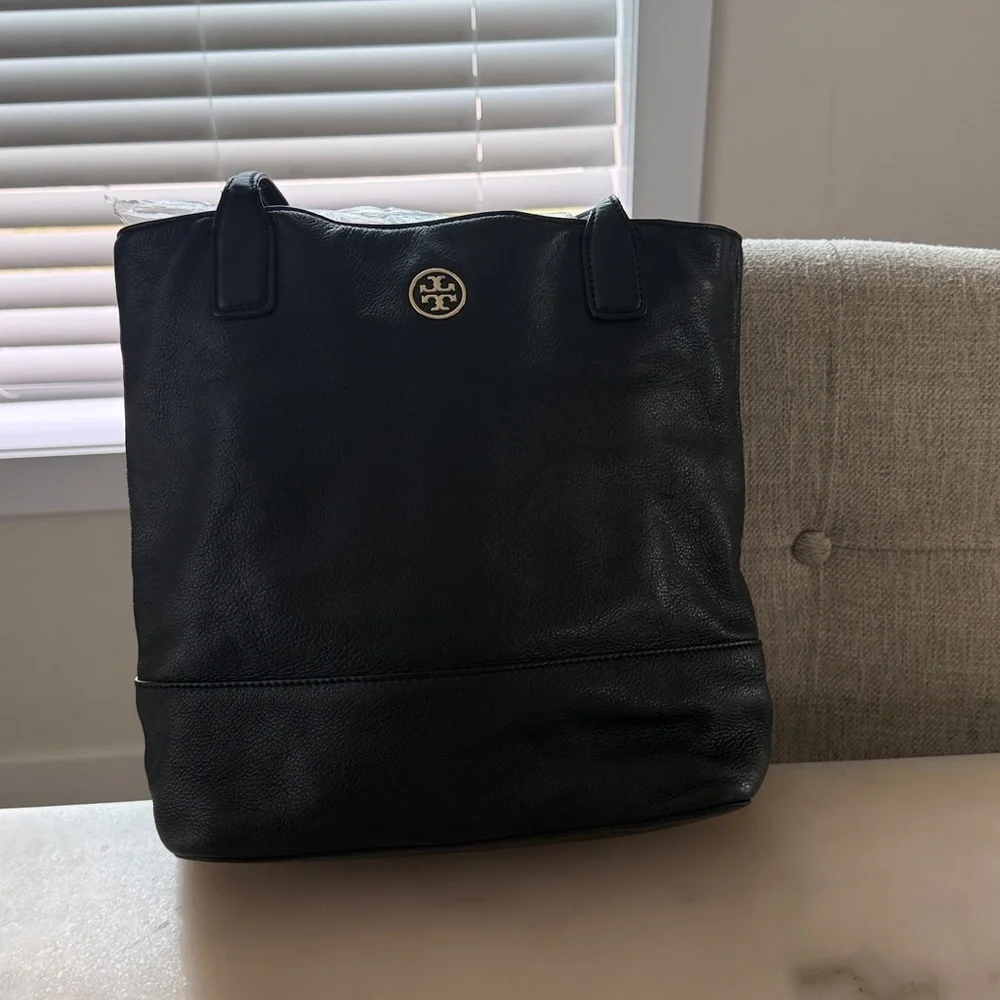 Tory Burch Michelle Leather Black Tote Bag Gold Logo - Picture 4 of 14